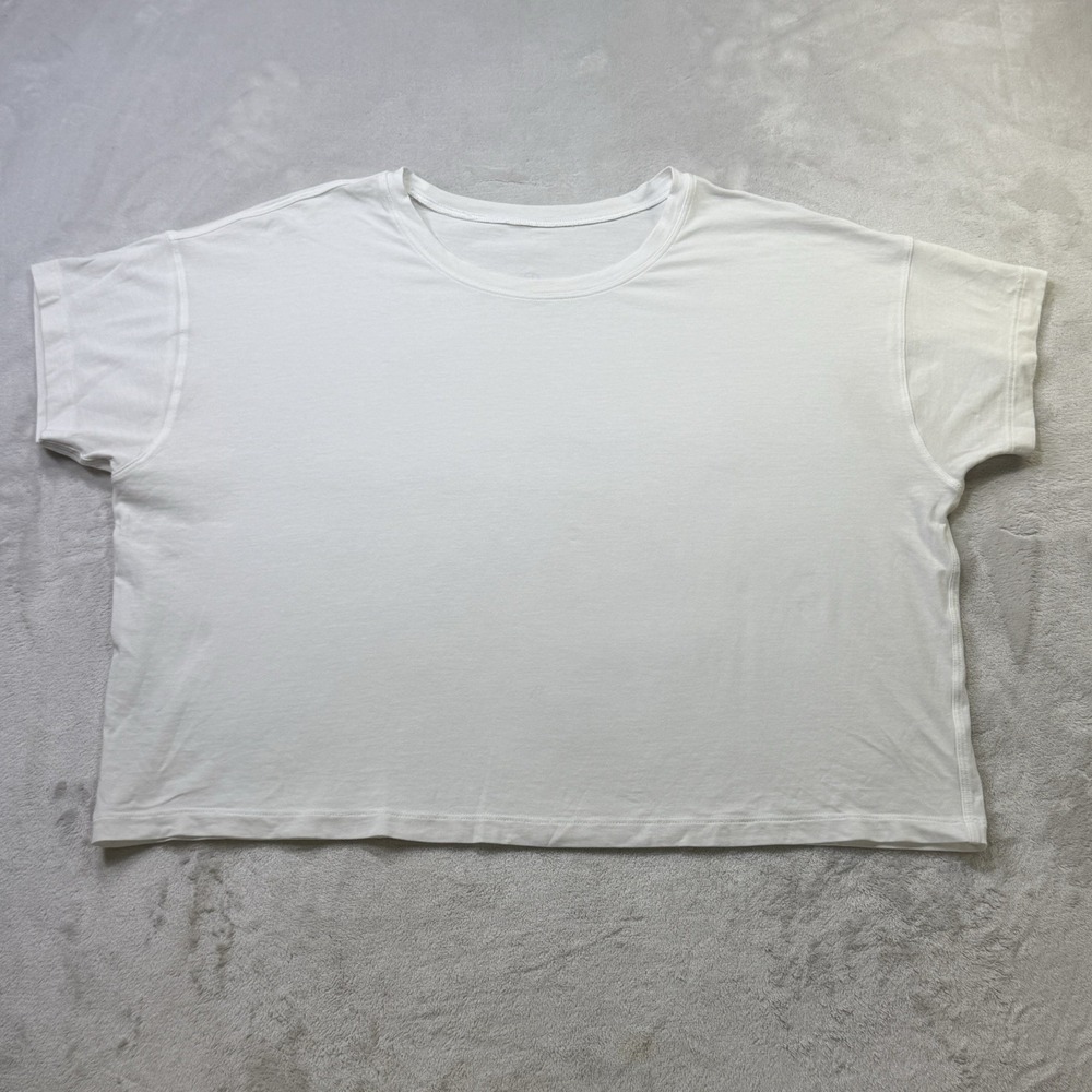 Lululemon Women's White Short Sleeve Cropped T Shirt Relaxed Boxy Fit Crew Neck
